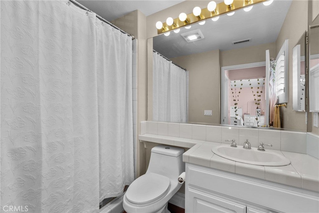 Porter Ranch, California, 91326, United States, 4 Bedrooms Bedrooms, ,4 BathroomsBathrooms,Residential,Active,1989767