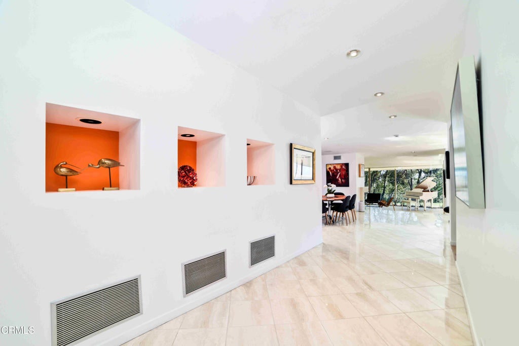 Pasadena, California, 91107, United States, 5 Bedrooms Bedrooms, ,5 BathroomsBathrooms,Residential,Active,1941341