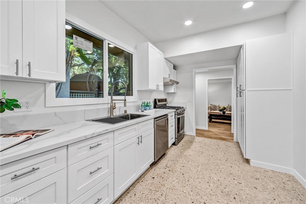 Pasadena, California, 91106, United States, 8 Bedrooms Bedrooms, ,10 BathroomsBathrooms,Residential,Active,1996260