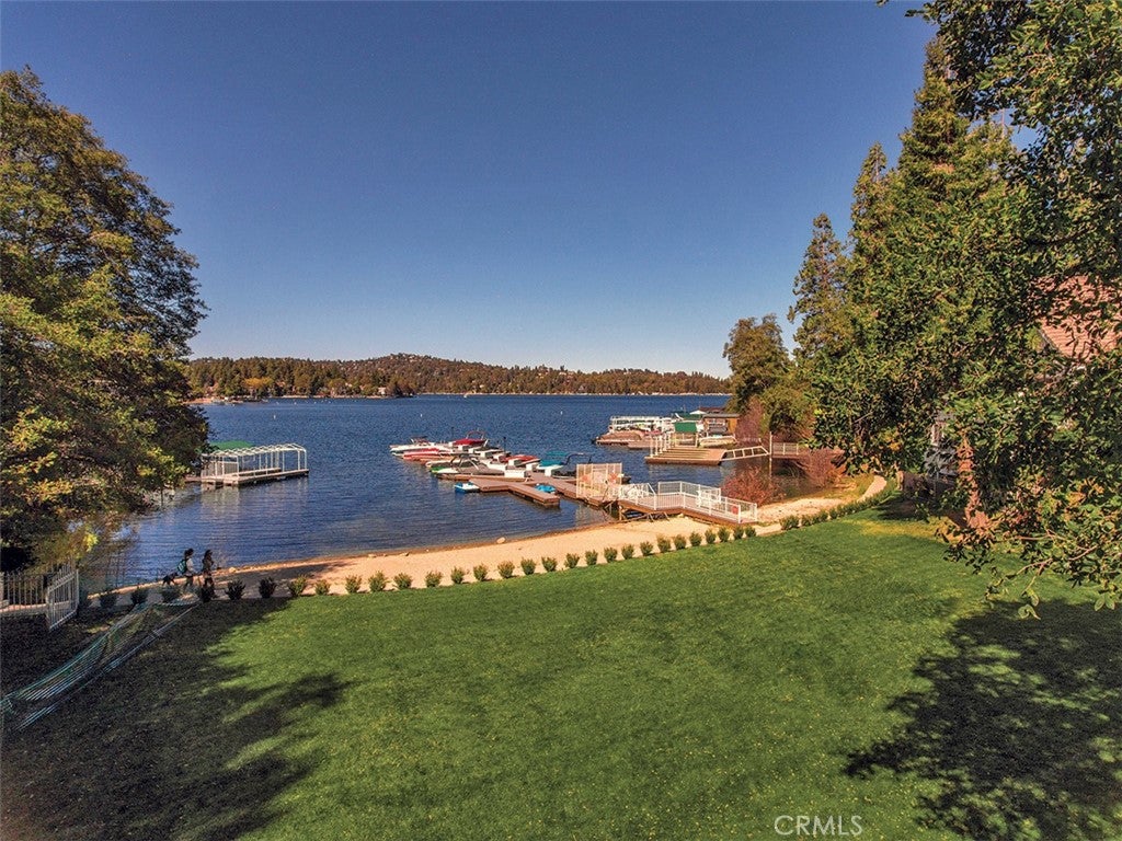 Lake Arrowhead, California, 92352, United States, 2 Bedrooms Bedrooms, ,3 BathroomsBathrooms,Residential,Active,1945074