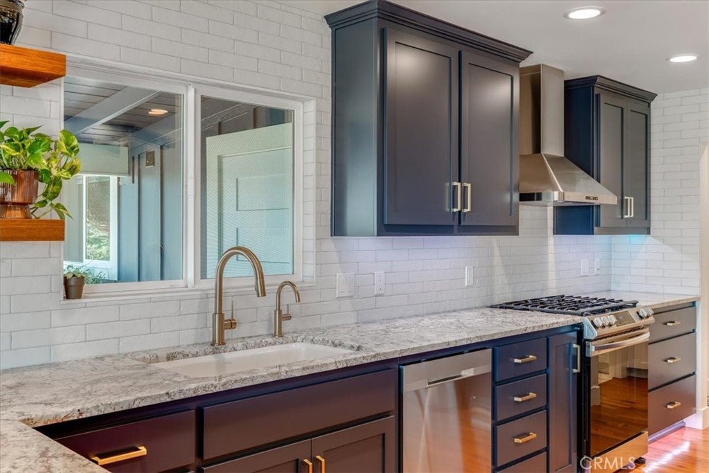 Paso Robles, California, 93446, United States, 3 Bedrooms Bedrooms, ,3 BathroomsBathrooms,Residential,Active,1990043