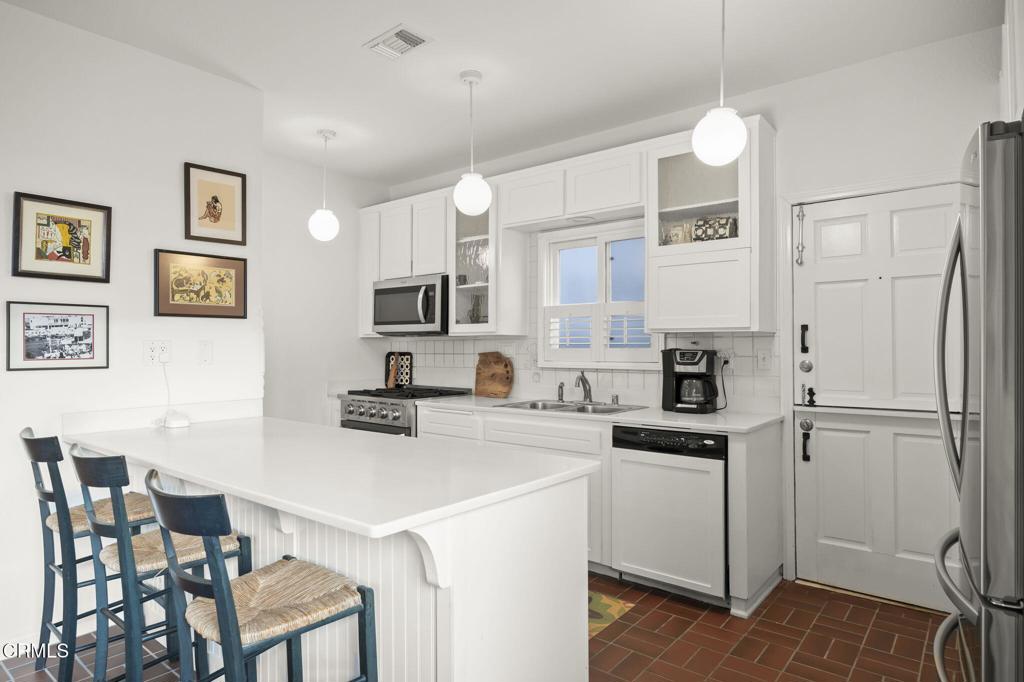 Oxnard, California, 93035, United States, 3 Bedrooms Bedrooms, ,4 BathroomsBathrooms,Residential,Active,1905342