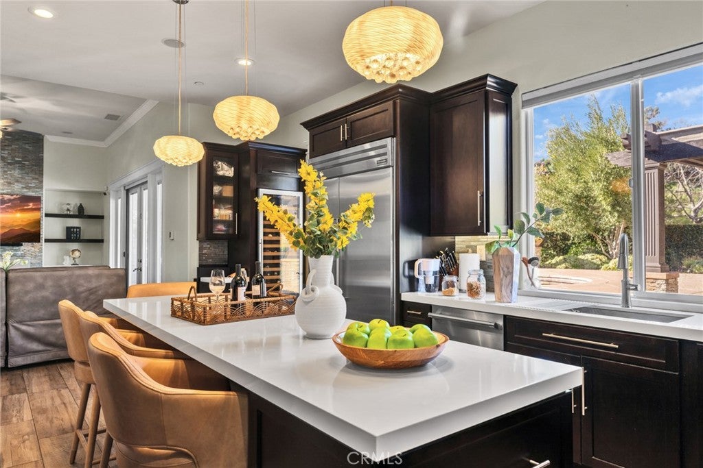 Claremont, California, 91711, United States, 5 Bedrooms Bedrooms, ,4 BathroomsBathrooms,Residential,Active,2010578