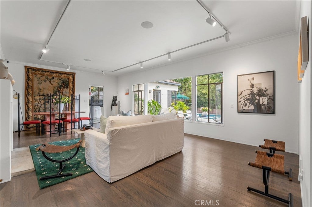 Los Angeles, California, 90027, United States, 3 Bedrooms Bedrooms, ,2 BathroomsBathrooms,Residential,Active,1953705