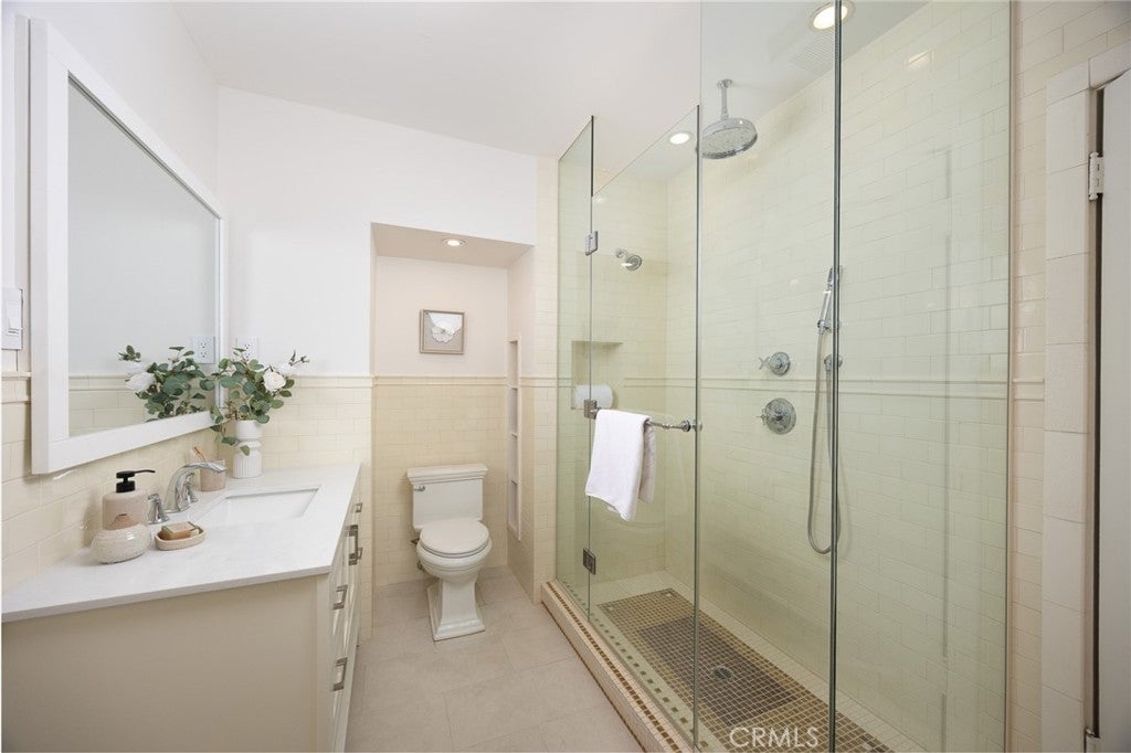 928 S El Molino Ave – image 38