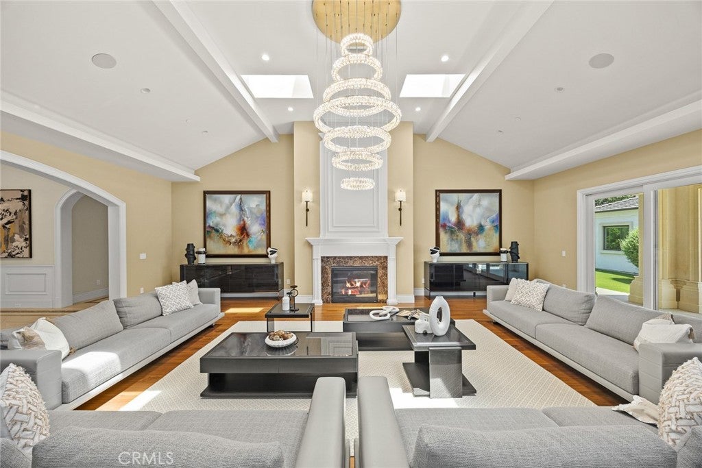 Arcadia, California, 91007, United States, 6 Bedrooms Bedrooms, ,7 BathroomsBathrooms,Residential,Pending,1898195