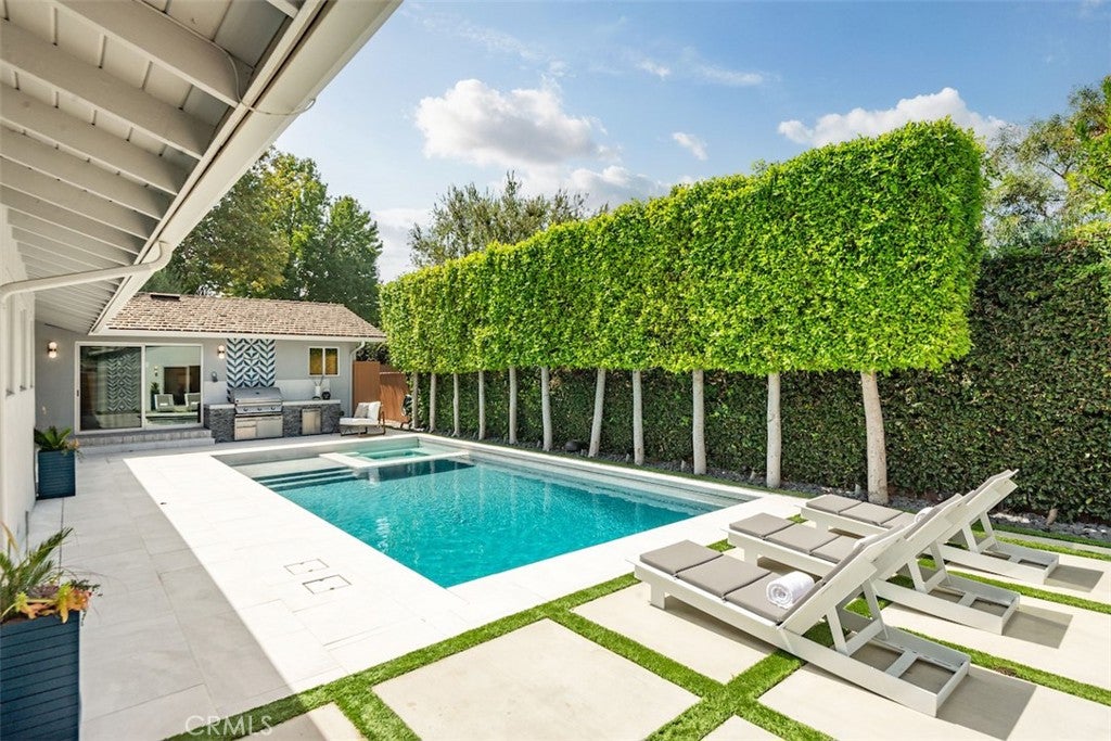 Long Beach, California, 90815, United States, 4 Bedrooms Bedrooms, ,4 BathroomsBathrooms,Residential,Active,1999914