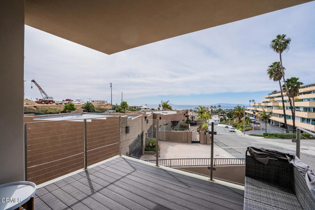 Ventura, California, 93001, United States, 3 Bedrooms Bedrooms, ,4 BathroomsBathrooms,Residential,Active,2016402