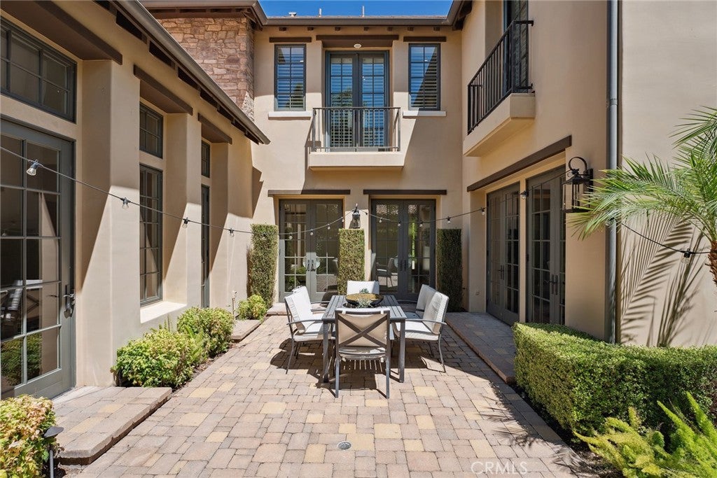 Calabasas, California, 91302, United States, 5 Bedrooms Bedrooms, ,6 BathroomsBathrooms,Residential,Active,1929471