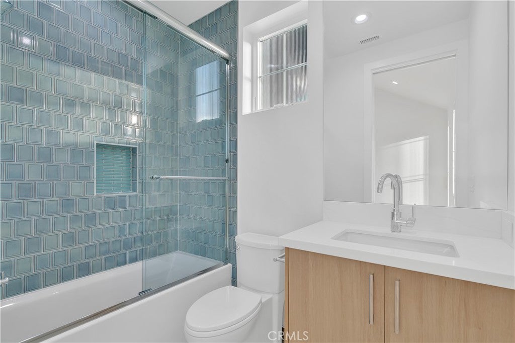 Redondo Beach, California, 90278, United States, 5 Bedrooms Bedrooms, ,5 BathroomsBathrooms,Residential,Active,2010192