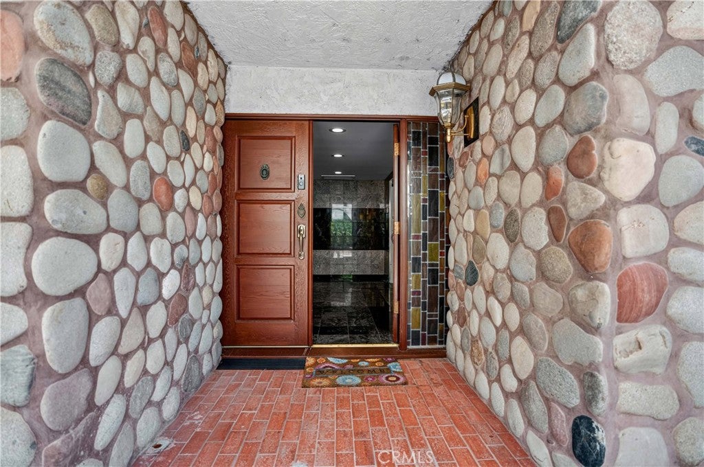 Granada Hills, California, 91344, United States, 5 Bedrooms Bedrooms, ,4 BathroomsBathrooms,Residential,Active,1929698