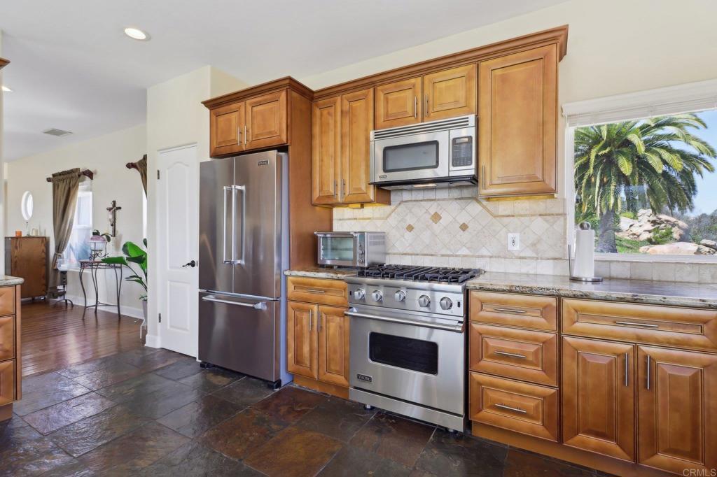 Fallbrook, California, 92028, United States, 3 Bedrooms Bedrooms, ,2 BathroomsBathrooms,Residential,Pending,1929395