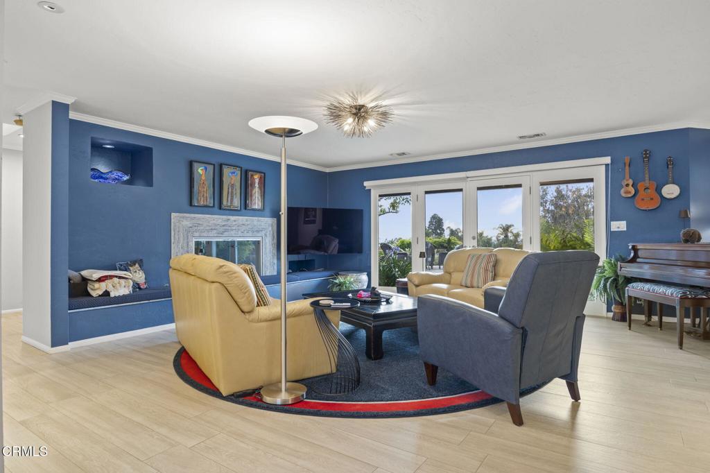 Camarillo, California, 93010, United States, 4 Bedrooms Bedrooms, ,4 BathroomsBathrooms,Residential,Active,1853313