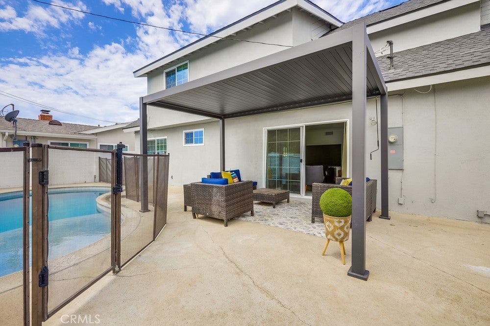 Garden Grove, California, 92845, United States, 5 Bedrooms Bedrooms, ,2 BathroomsBathrooms,Residential,Active,1927673