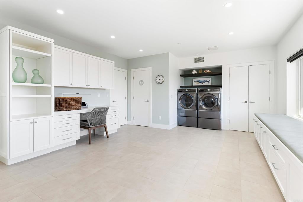 Del Mar, California, 92014, United States, 5 Bedrooms Bedrooms, ,6 BathroomsBathrooms,Residential,Active,1988452