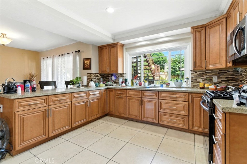 La Habra, California, 90631, United States, 6 Bedrooms Bedrooms, ,4 BathroomsBathrooms,Residential,Active,1929656
