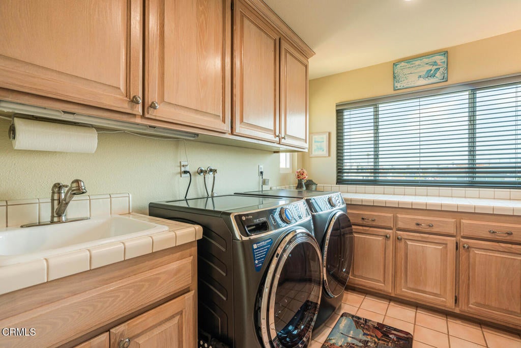 Oxnard, California, 93035, United States, 5 Bedrooms Bedrooms, ,4 BathroomsBathrooms,Residential,Active,1899886