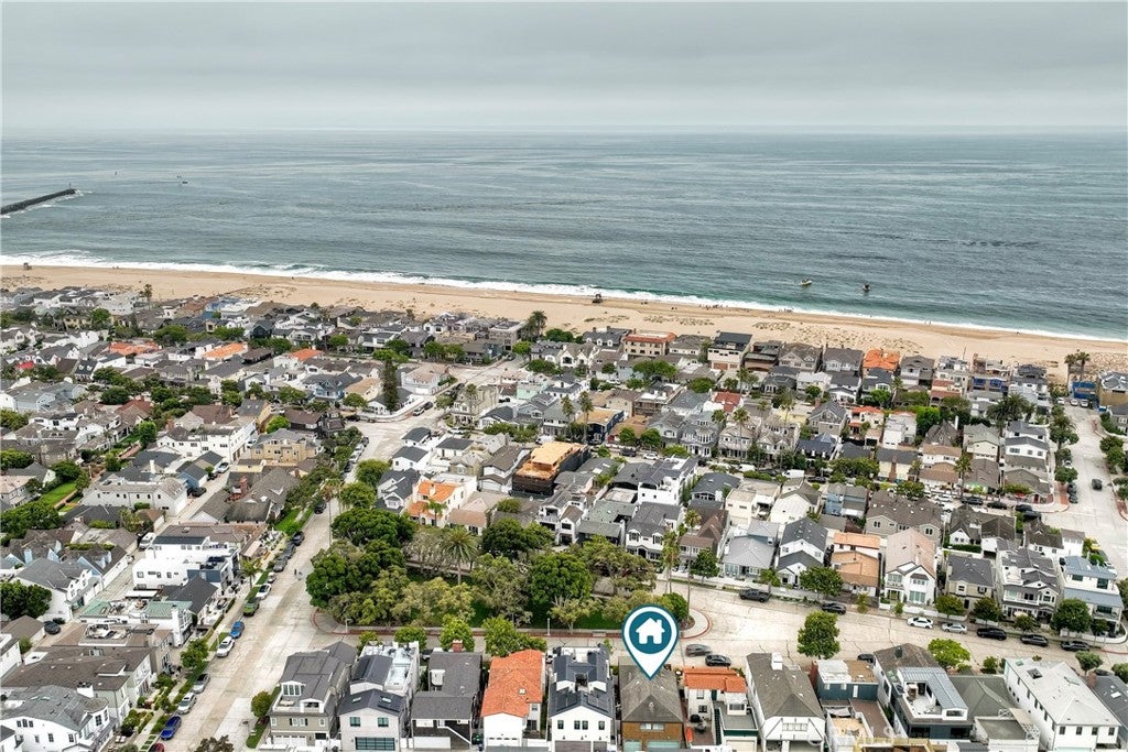 Newport Beach, California, 92661, United States, 4 Bedrooms Bedrooms, ,3 BathroomsBathrooms,Residential,Active,1894578
