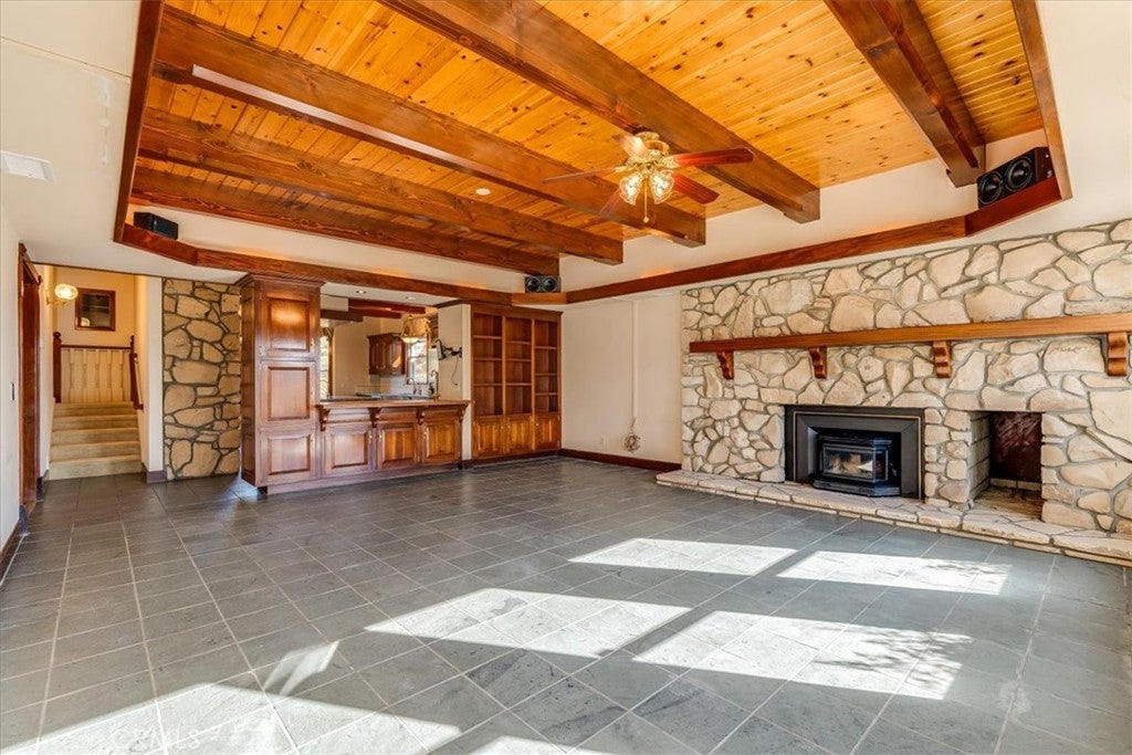 Paso Robles, California, 93446, United States, 4 Bedrooms Bedrooms, ,5 BathroomsBathrooms,Residential,Active,2016421