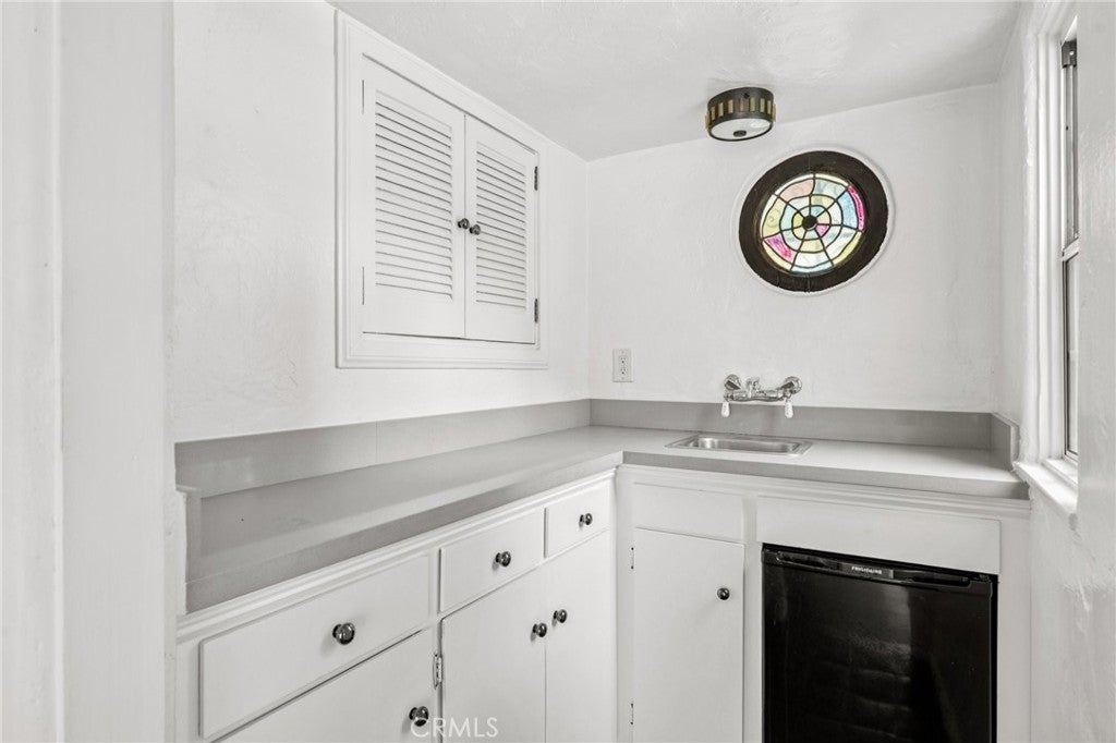 North Hollywood, California, 91602, United States, 3 Bedrooms Bedrooms, ,2 BathroomsBathrooms,Residential,Active,1914796