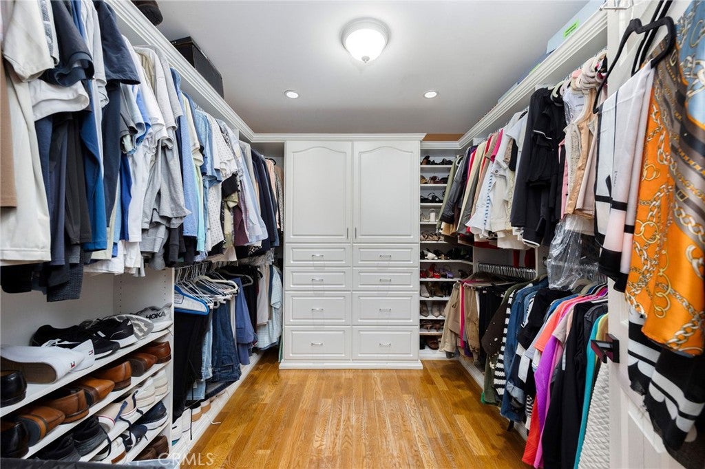 Chatsworth, California, 91311, United States, 4 Bedrooms Bedrooms, ,3 BathroomsBathrooms,Residential,Active,2006764