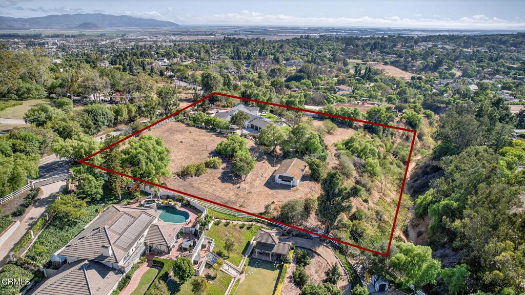 Camarillo, California, 93010, United States, 4 Bedrooms Bedrooms, ,5 BathroomsBathrooms,Residential,Active,1944013