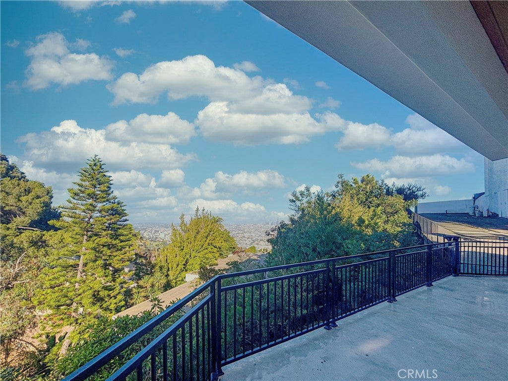 Los Angeles, California, 90046, United States, 3 Bedrooms Bedrooms, ,4 BathroomsBathrooms,Residential,Active,1862862
