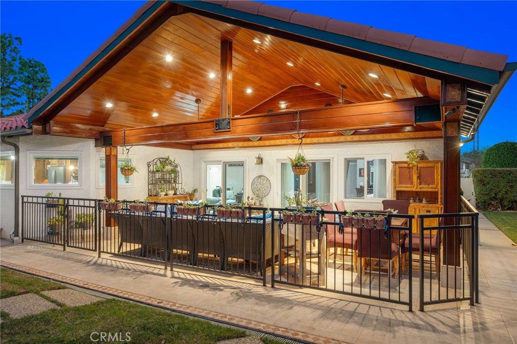 Chatsworth, California, 91311, United States, 4 Bedrooms Bedrooms, ,3 BathroomsBathrooms,Residential,Active,2006764