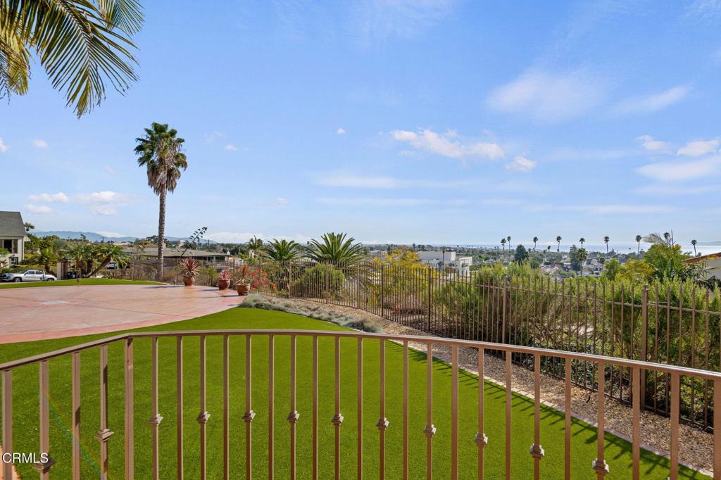 Ventura, California, 93001, United States, 3 Bedrooms Bedrooms, ,4 BathroomsBathrooms,Residential,Active,1748186