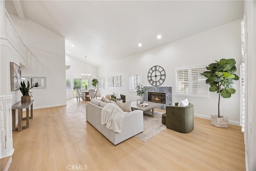 Downey, California, 90242, United States, 7 Bedrooms Bedrooms, ,6 BathroomsBathrooms,Residential,Contingent,1829948