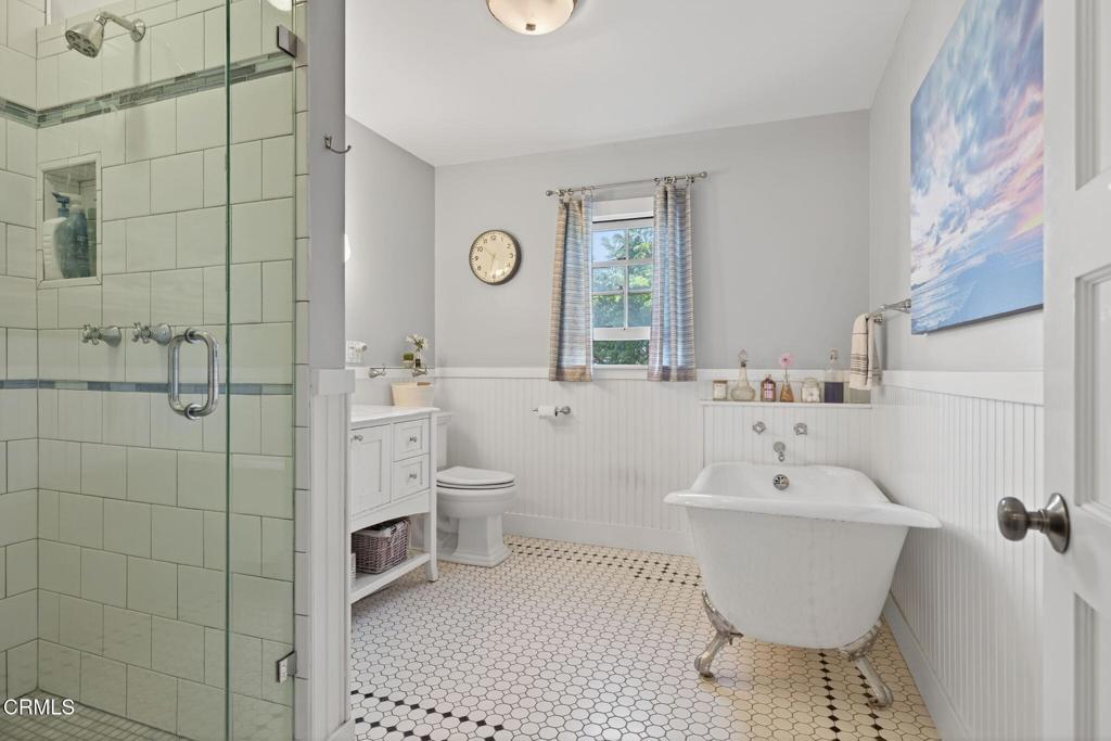 Oxnard, California, 93030, United States, 5 Bedrooms Bedrooms, ,2 BathroomsBathrooms,Residential,Active,1985561