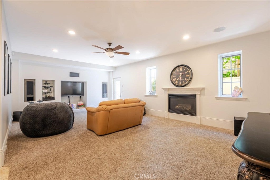 Valencia, California, 91381, United States, 6 Bedrooms Bedrooms, ,11 BathroomsBathrooms,Residential,Active,1959978