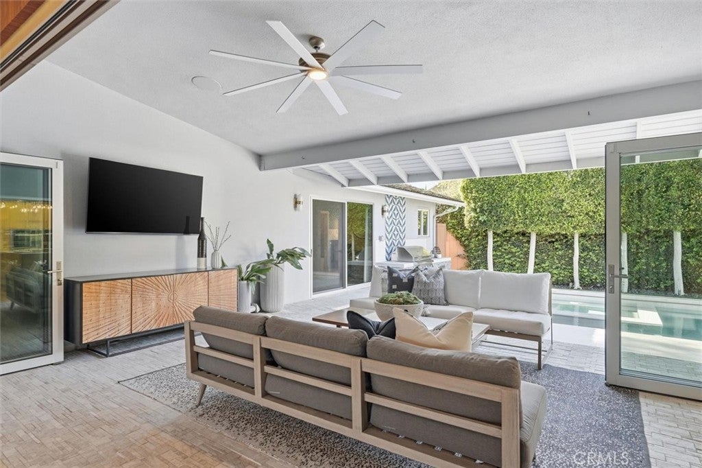 Long Beach, California, 90815, United States, 4 Bedrooms Bedrooms, ,4 BathroomsBathrooms,Residential,Active,1999914