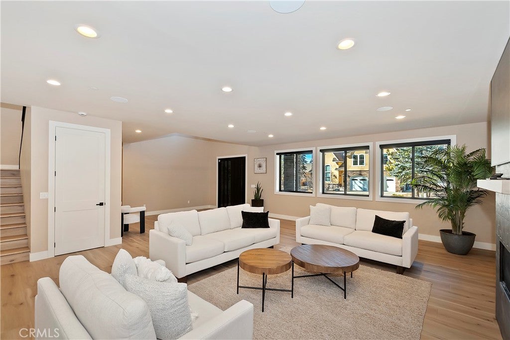 Big Bear Lake, California, 92315, United States, 5 Bedrooms Bedrooms, ,6 BathroomsBathrooms,Residential,Active,1988470