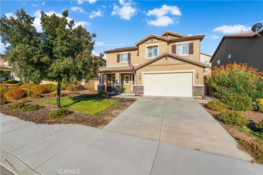 28006 KENNY LN, SAUGUS, CA 91350, photo 1 of 42