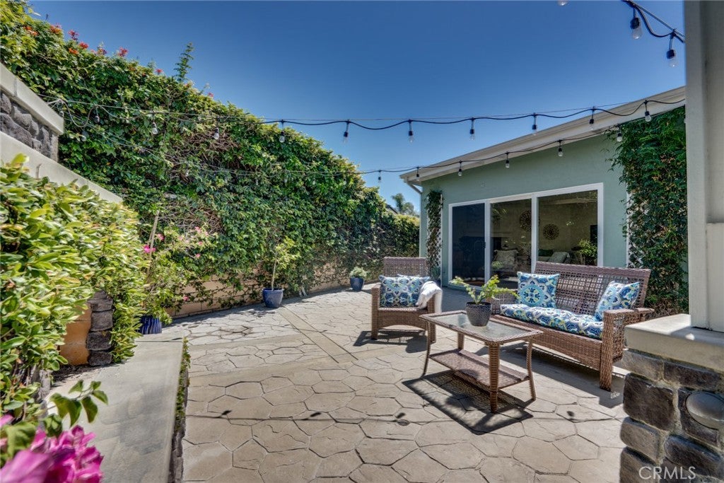 Huntington Beach, California, 92647, United States, 4 Bedrooms Bedrooms, ,3 BathroomsBathrooms,Residential,Active,2037145