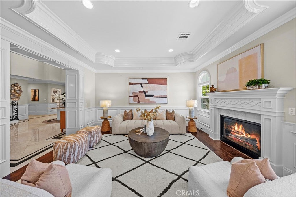 Arcadia, California, 91006, United States, 5 Bedrooms Bedrooms, ,7 BathroomsBathrooms,Residential,Active,1909900