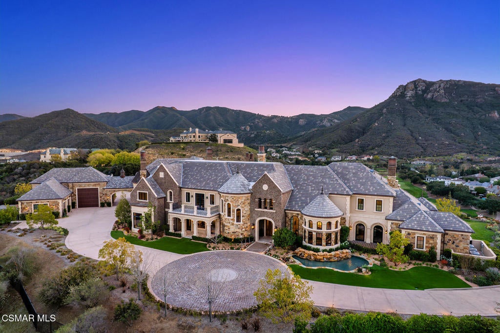 Thousand Oaks, California, 91361, United States, 7 Bedrooms Bedrooms, ,13 BathroomsBathrooms,Residential,Active,1748234