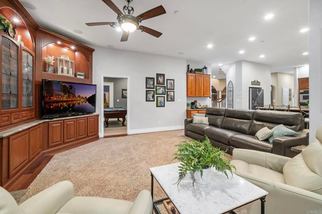 Escondido, California, 92025, United States, 5 Bedrooms Bedrooms, ,4 BathroomsBathrooms,Residential,Active,1969680