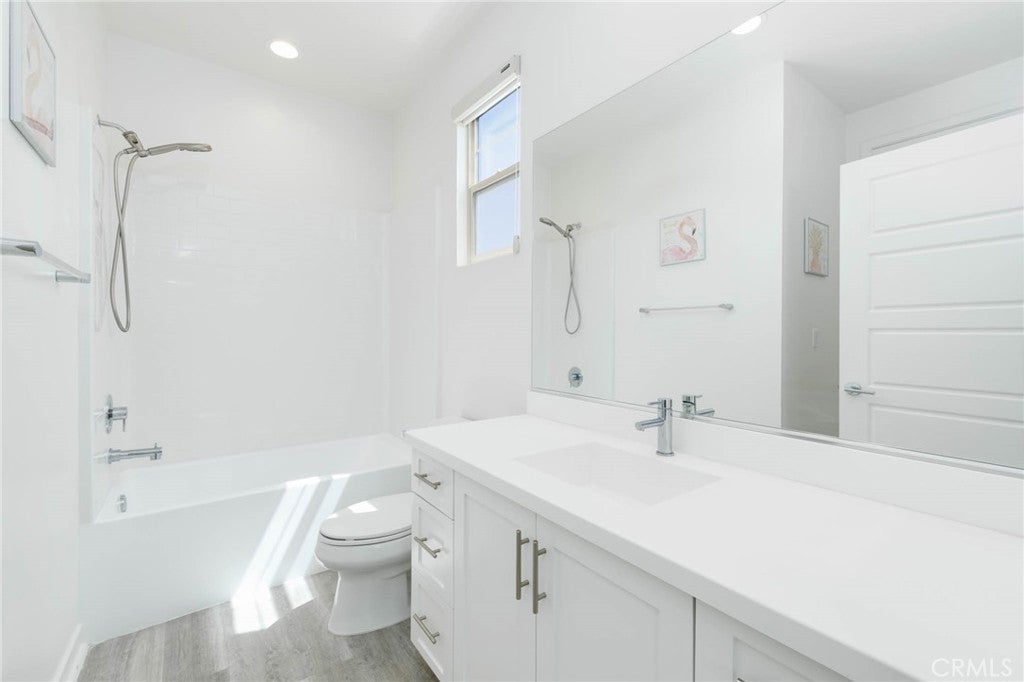 Irvine, California, 92618, United States, 3 Bedrooms Bedrooms, ,3 BathroomsBathrooms,Residential,Active,1942374