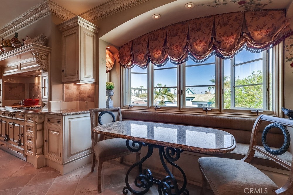 Long Beach, California, 90803, United States, 4 Bedrooms Bedrooms, ,4 BathroomsBathrooms,Residential,Active,1903219