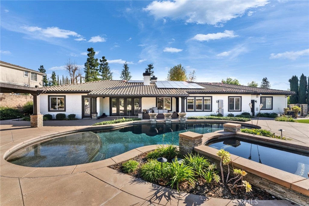 Claremont, California, 91711, United States, 5 Bedrooms Bedrooms, ,4 BathroomsBathrooms,Residential,Active,2010578