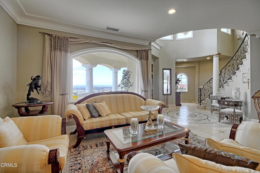 Ventura, California, 93003, United States, 4 Bedrooms Bedrooms, ,5 BathroomsBathrooms,Residential,Active,1944269