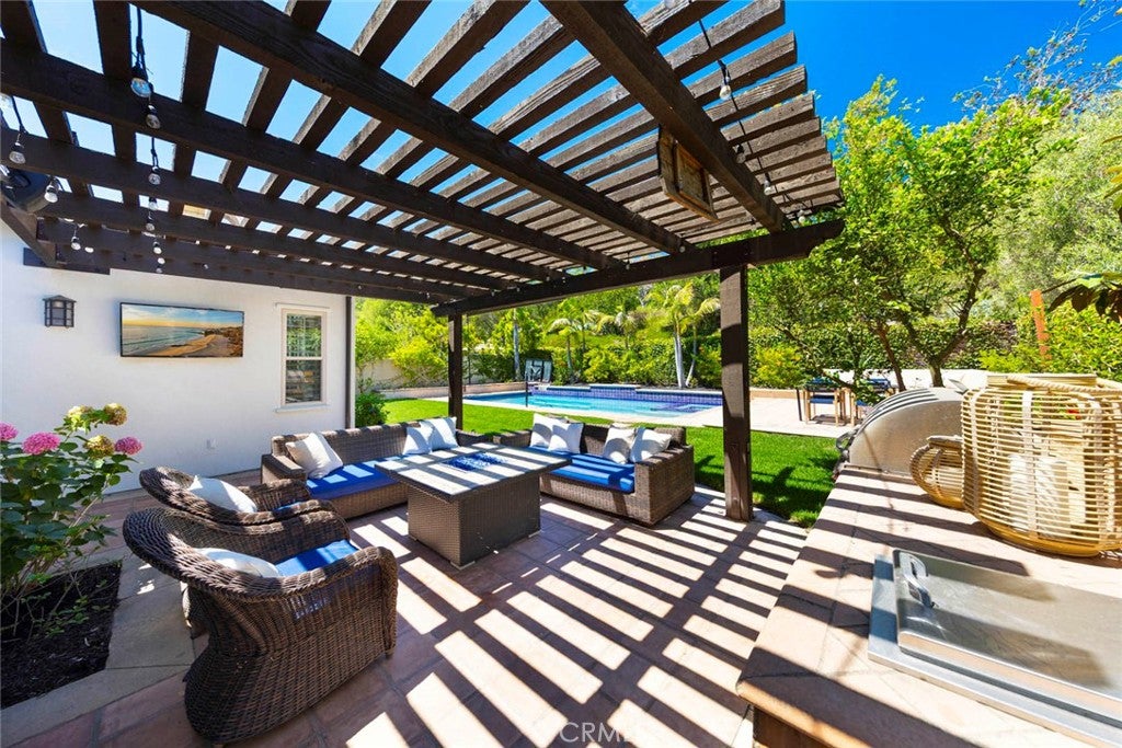 San Clemente, California, 92673, United States, 6 Bedrooms Bedrooms, ,5 BathroomsBathrooms,Residential,Active,1922275