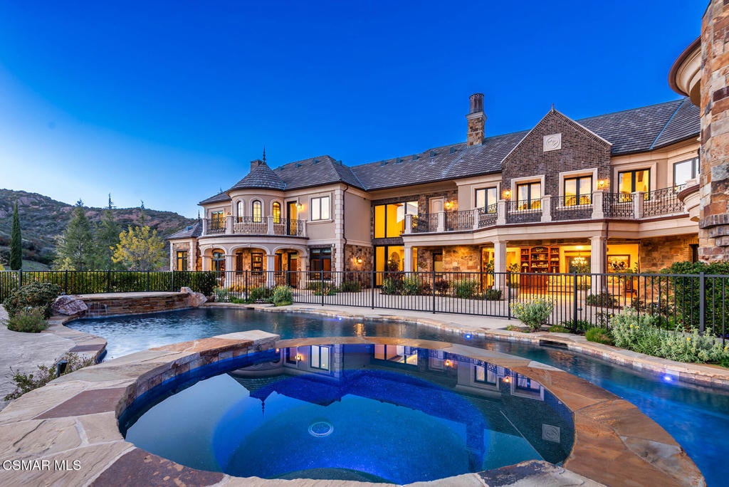 Thousand Oaks, California, 91361, United States, 7 Bedrooms Bedrooms, ,13 BathroomsBathrooms,Residential,Active,1748234