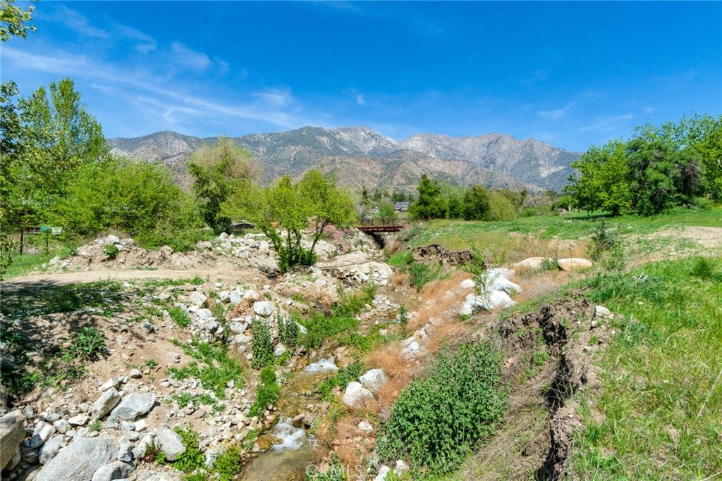 Oak Glen, California, 92399, United States, ,3 BathroomsBathrooms,Residential,Pending,1782592