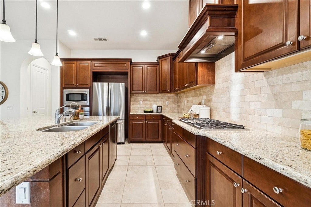 Canyon Country, California, 91387, United States, 3 Bedrooms Bedrooms, ,4 BathroomsBathrooms,Residential,Active,2015235