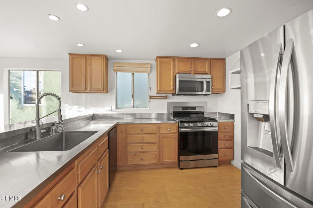 Oxnard, California, 93035, United States, ,3 BathroomsBathrooms,Residential,Active,1894775