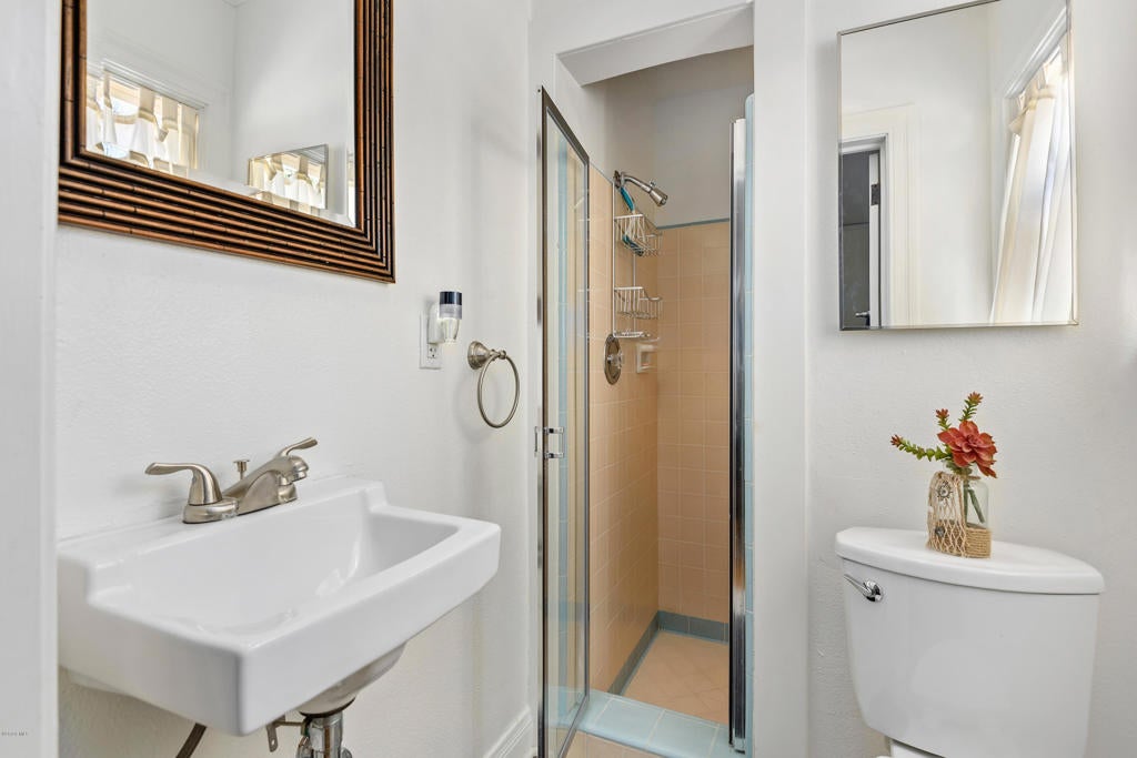 Ventura, California, 93001, United States, 3 Bedrooms Bedrooms, ,3 BathroomsBathrooms,Residential,Active,1944044