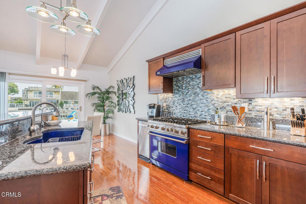 Oxnard, California, 93035, United States, 2 Bedrooms Bedrooms, ,2 BathroomsBathrooms,Residential,Active,1990634